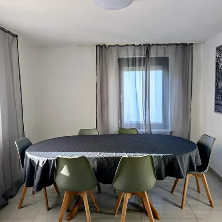 Siyen Three With 24h Check-in Apartment