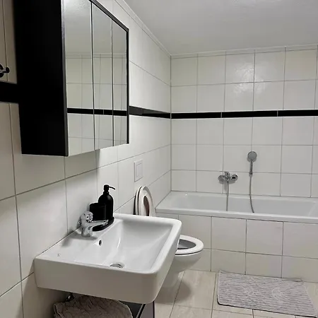 Siyen Three With 24h Check-in Apartment *